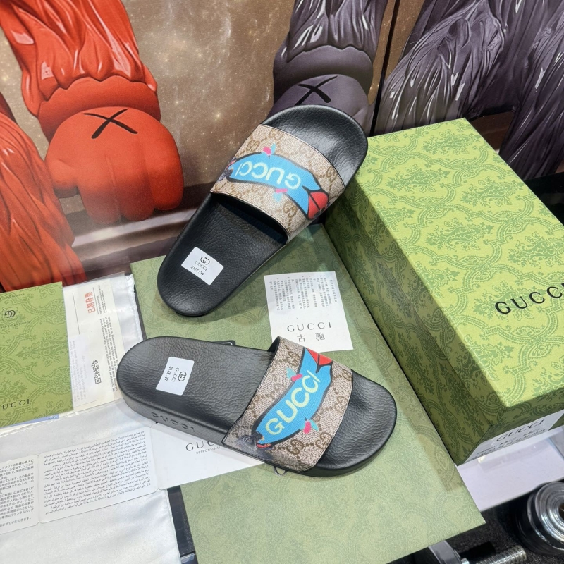 G*u*i slippers